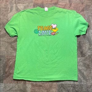 Green Peace Love Graphic T-Shirt
